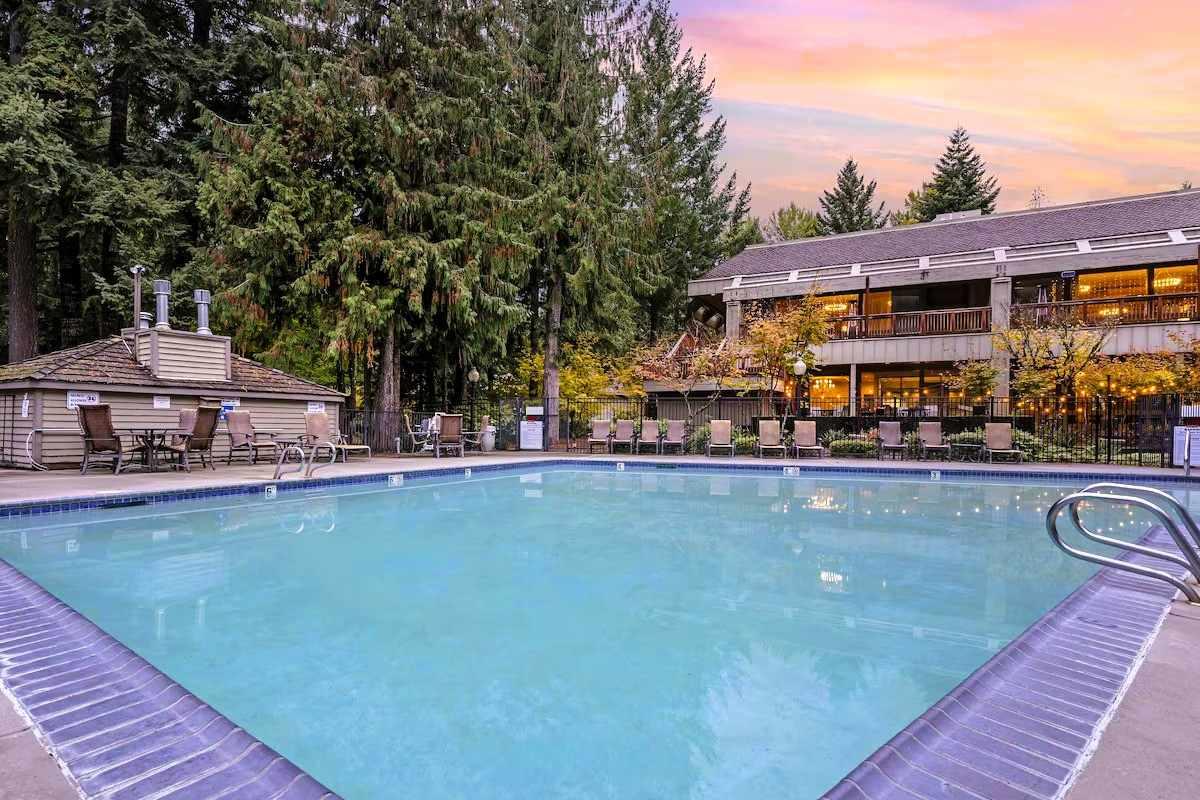 Mt. Hood Oregon Resort - Year-round heated outdoor pool