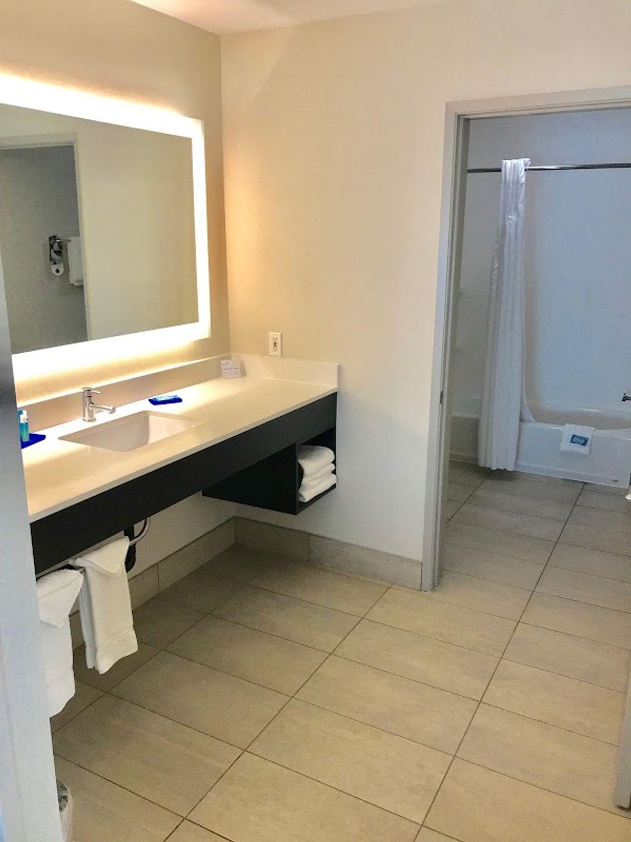 Photo of Holiday Inn Express & Suites Tracy by IHG