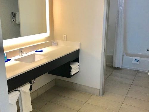 Photo of Holiday Inn Express & Suites Tracy by IHG