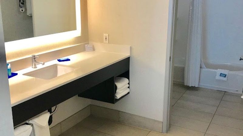 Photo of Holiday Inn Express & Suites Tracy by IHG