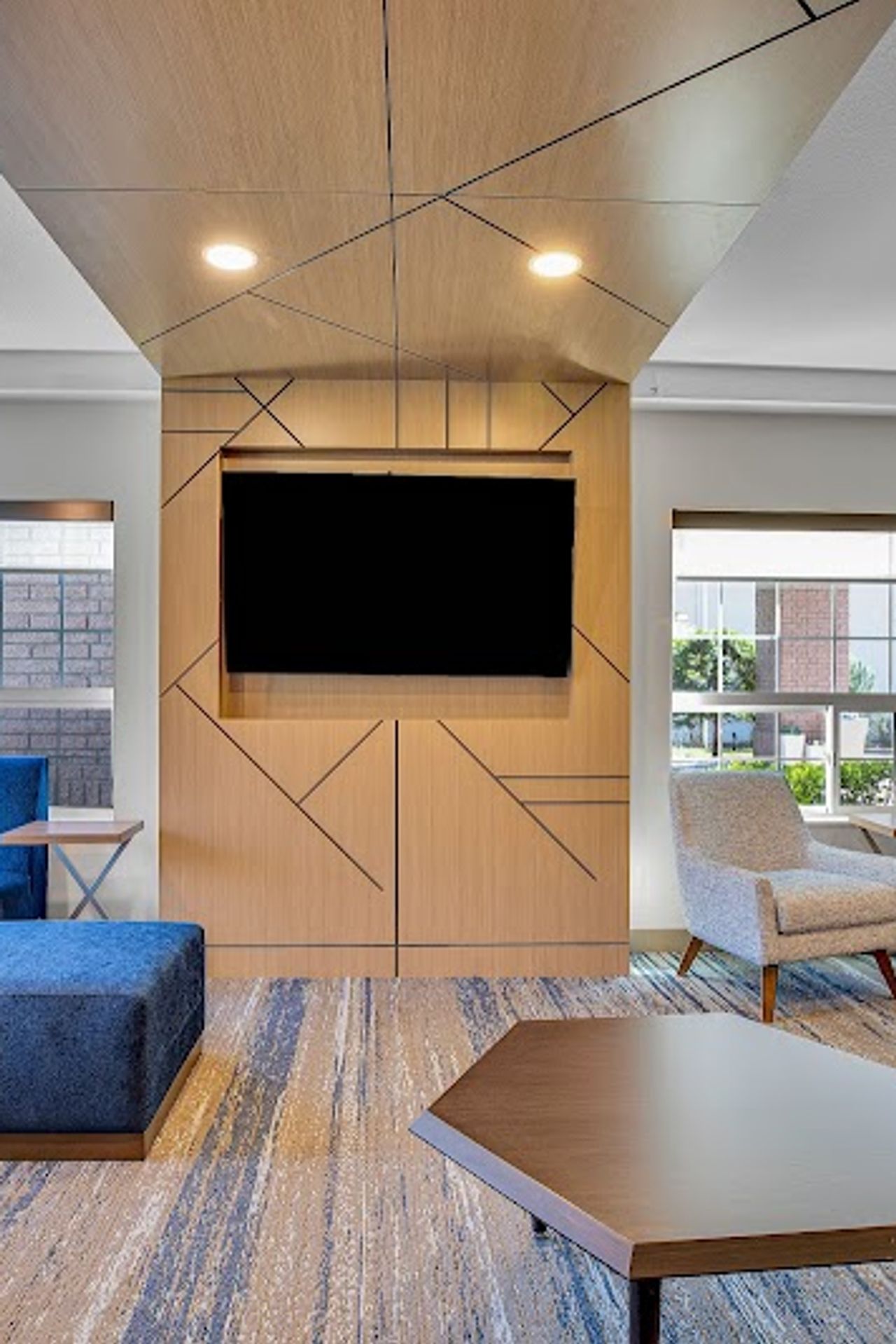Photo of Holiday Inn Express & Suites Portland-Jantzen Beach, an IHG Hotel