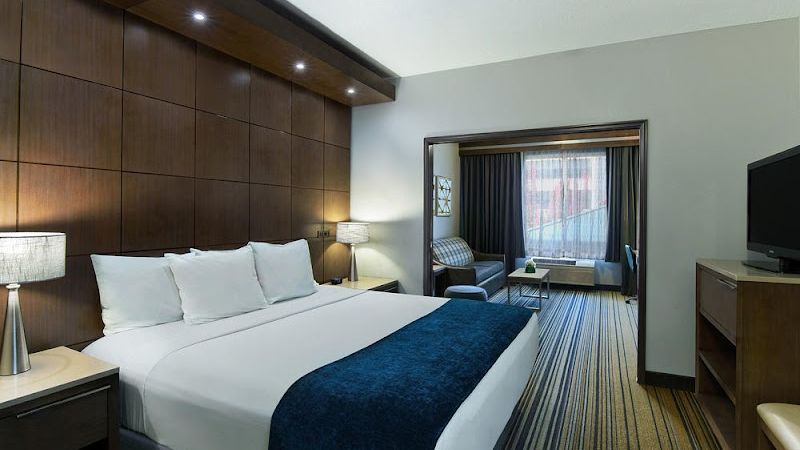 Photo of Oxford Suites Spokane