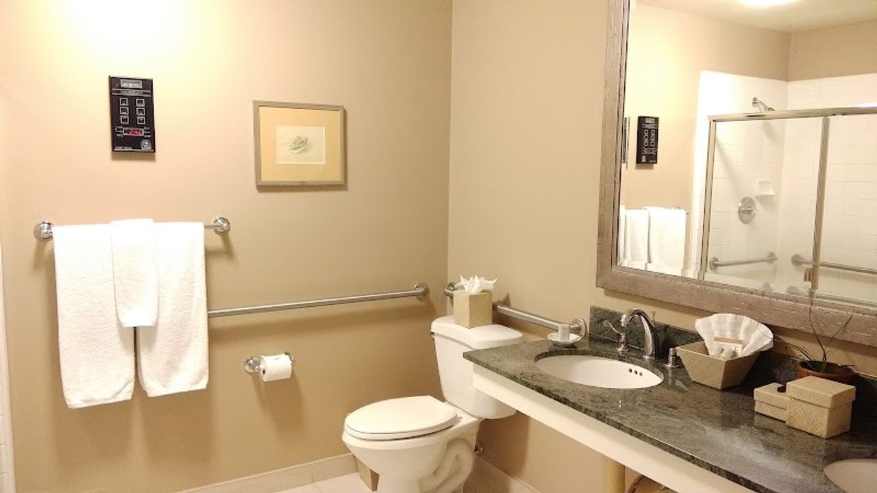 Photo of Beach House Hotel