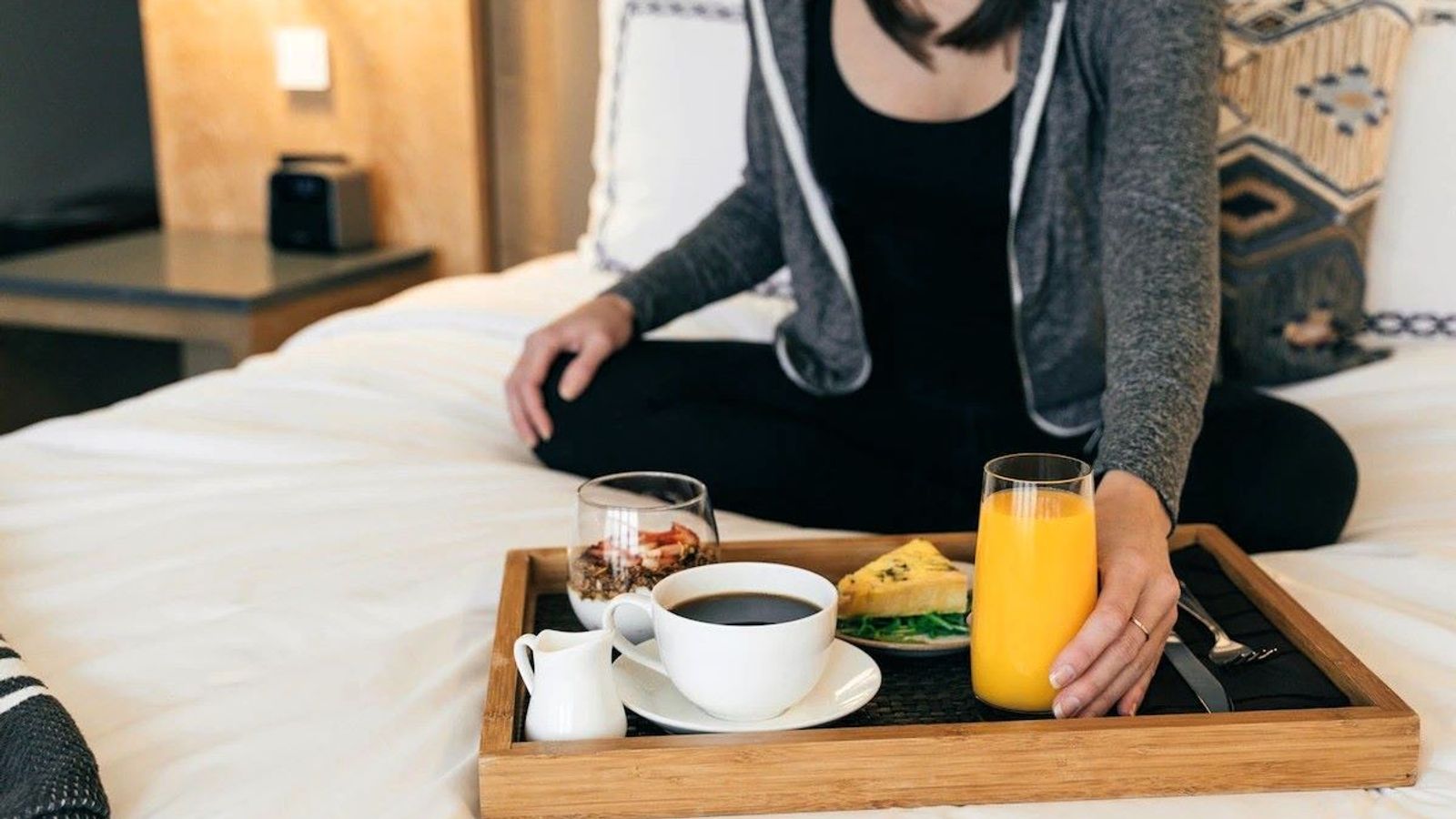 Bellevue Club Hotel - In-room Dining