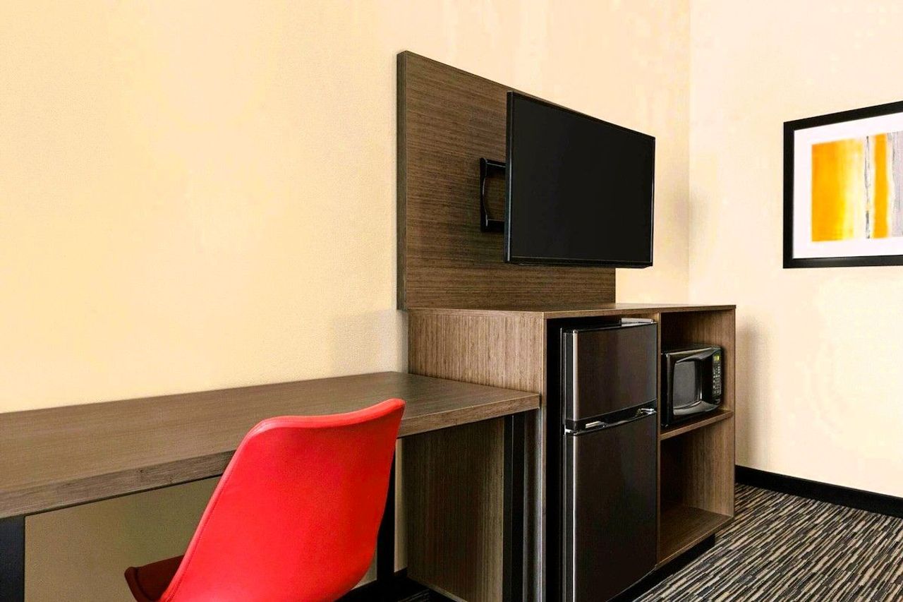 Photo of Ramada by Wyndham Marina - Room, Work desk, Refrigerator, Microwave, Flat TV