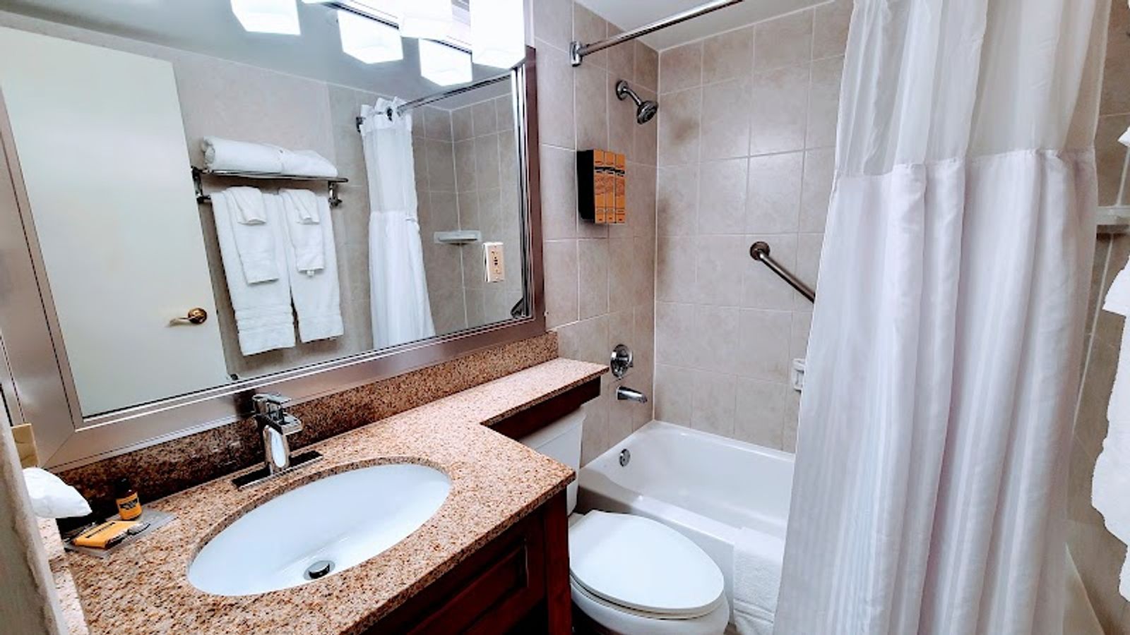 Photo of Best Western Plus Grosvenor Airport Hotel