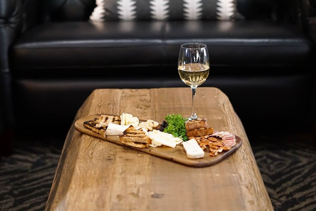 Photo of Oxford Suites Sonoma County - Rohnert Park