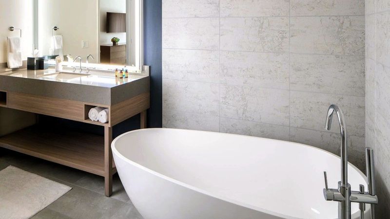 The Domain Hotel Sunnyvale - Bathroom, Private Soaking Tub