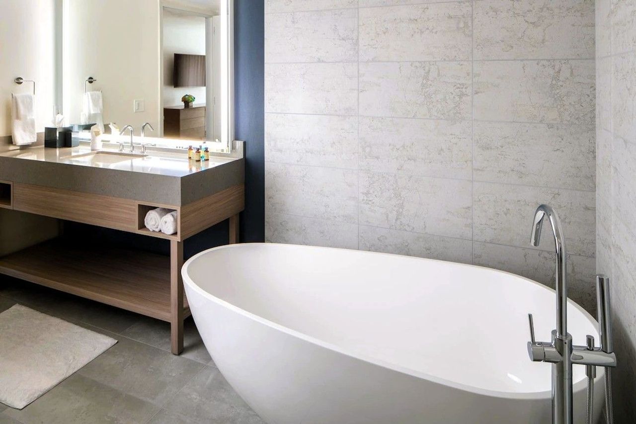 The Domain Hotel Sunnyvale - Bathroom, Private Soaking Tub