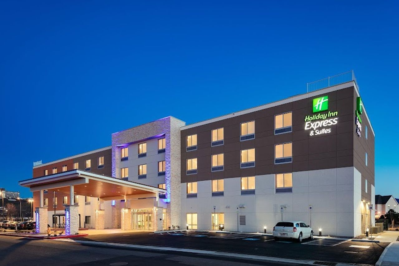 Photo of Holiday Inn Express & Suites Medford, an IHG Hotel