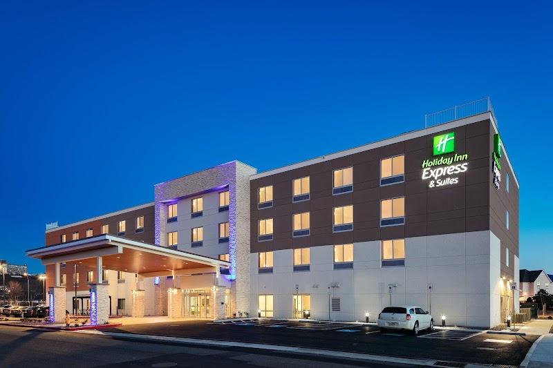 Holiday Inn Express & Suites Medford, an IHG Hotel