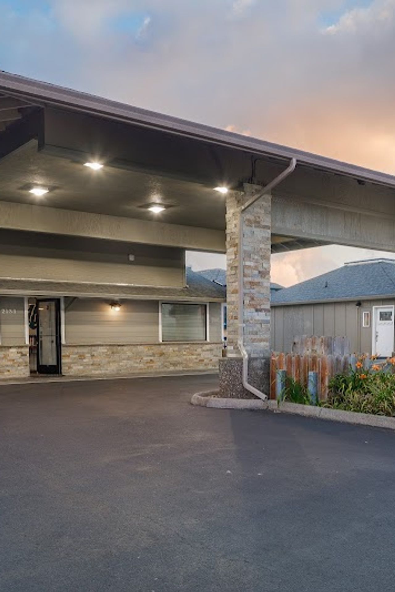 Photo of Surfland Hotel - Property Entrance