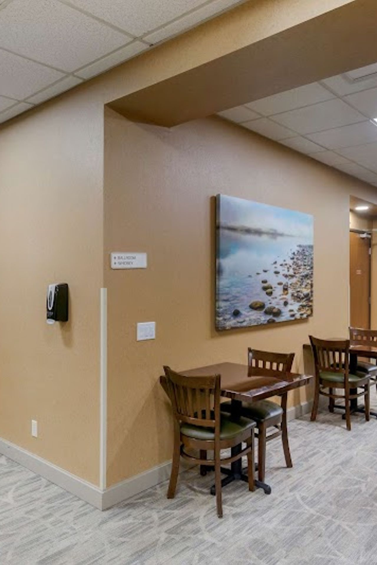 Photo of Best Western Plus Oak Harbor Hotel & Conference Center