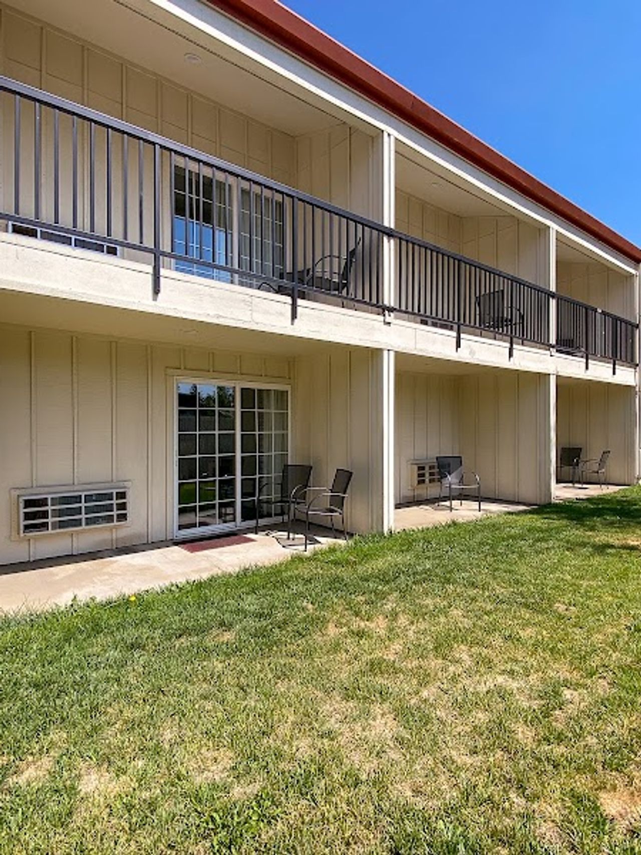 Photo of Sisters Inn & Suites