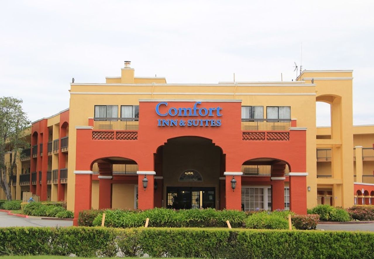 Photo of Comfort Inn & Suites