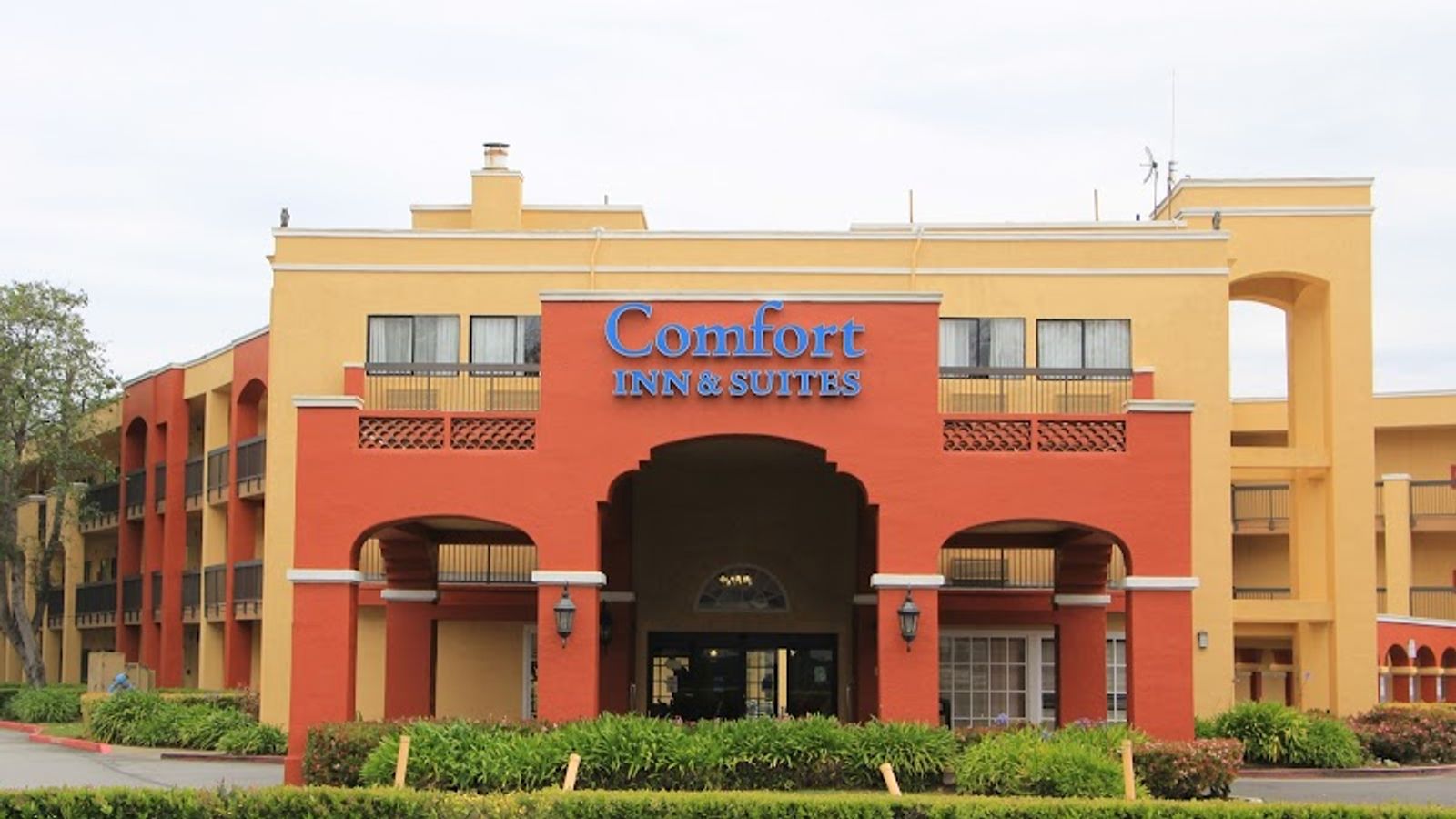 Photo of Comfort Inn & Suites