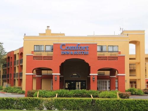 Photo of Comfort Inn & Suites