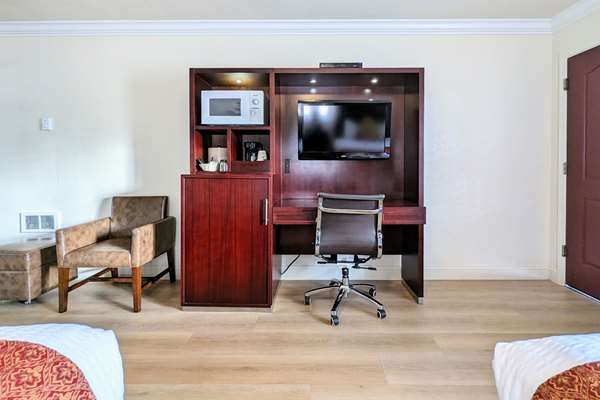 Photo of Clarion Collection Wilkie's Inn Pacific Grove - Monterey - 2 Queen Beds Room