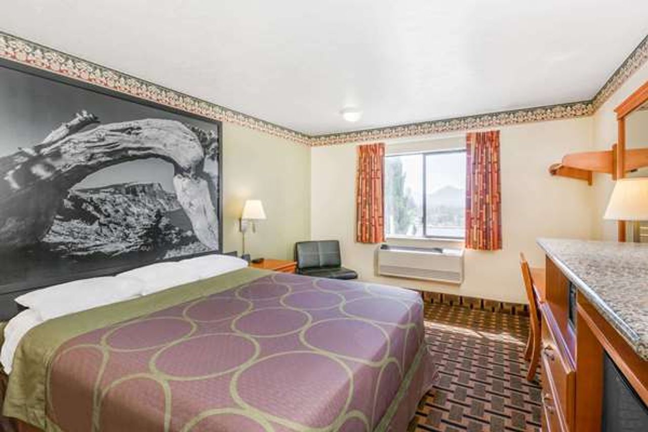 Photo of Super 8 by Wyndham Grants Pass