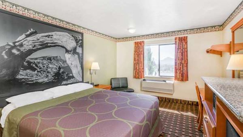 Photo of Super 8 by Wyndham Grants Pass