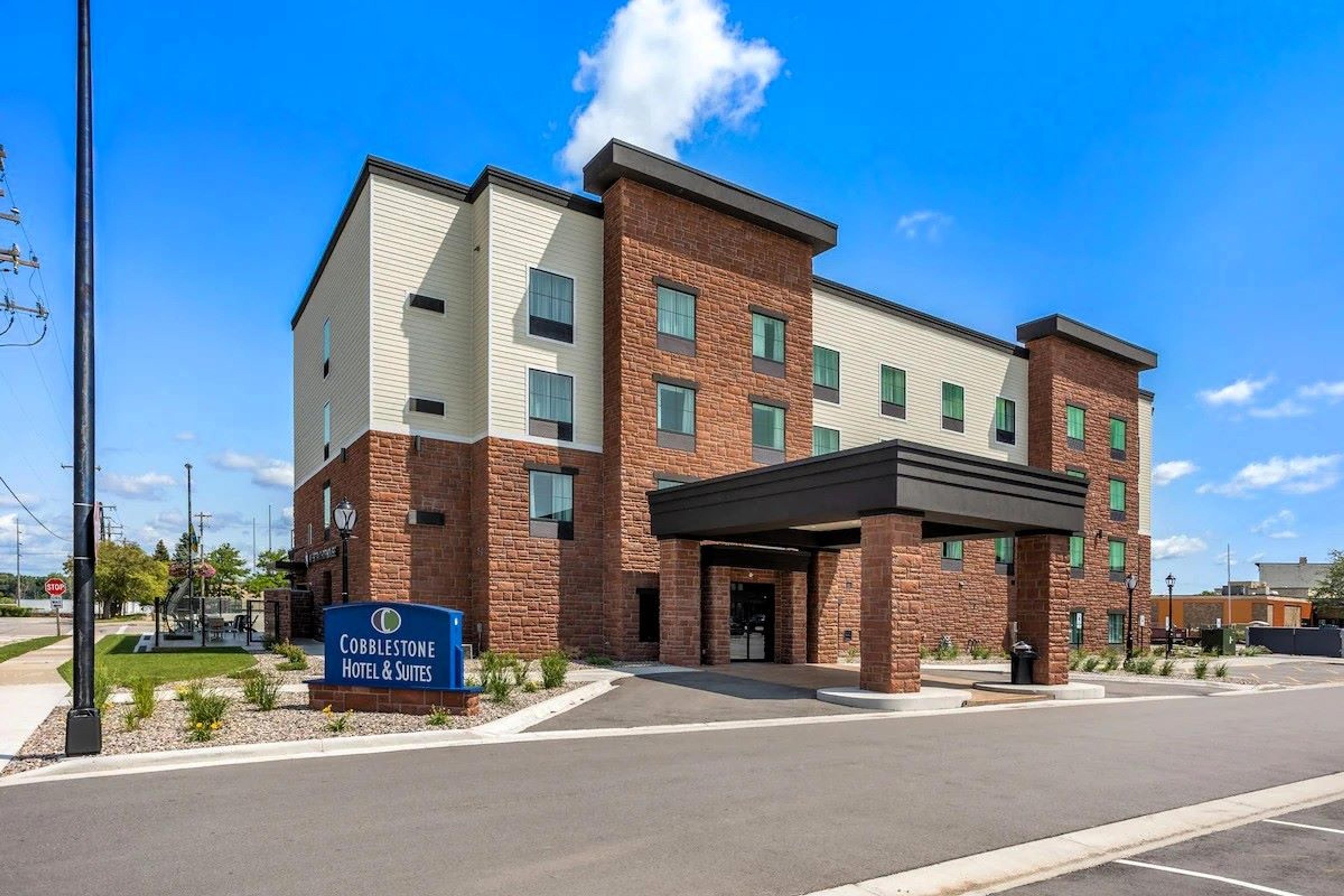 Cobblestone Hotel & Suites - Lynden