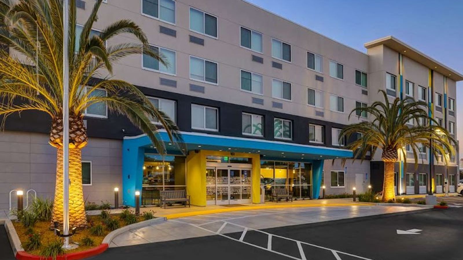 Photo of Tru by Hilton Lathrop