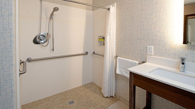 Photo of Holiday Inn Express & Suites Fresno South, an IHG Hotel