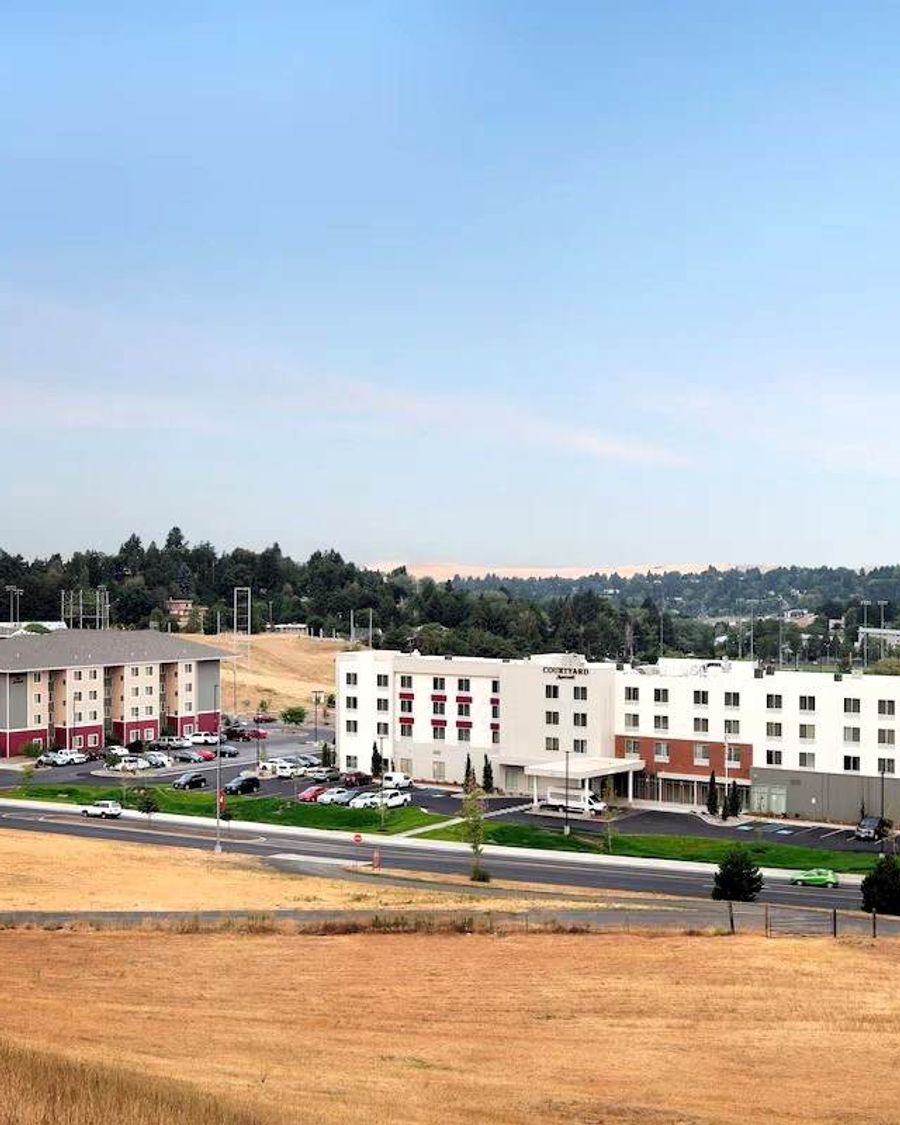 Courtyard Pullman