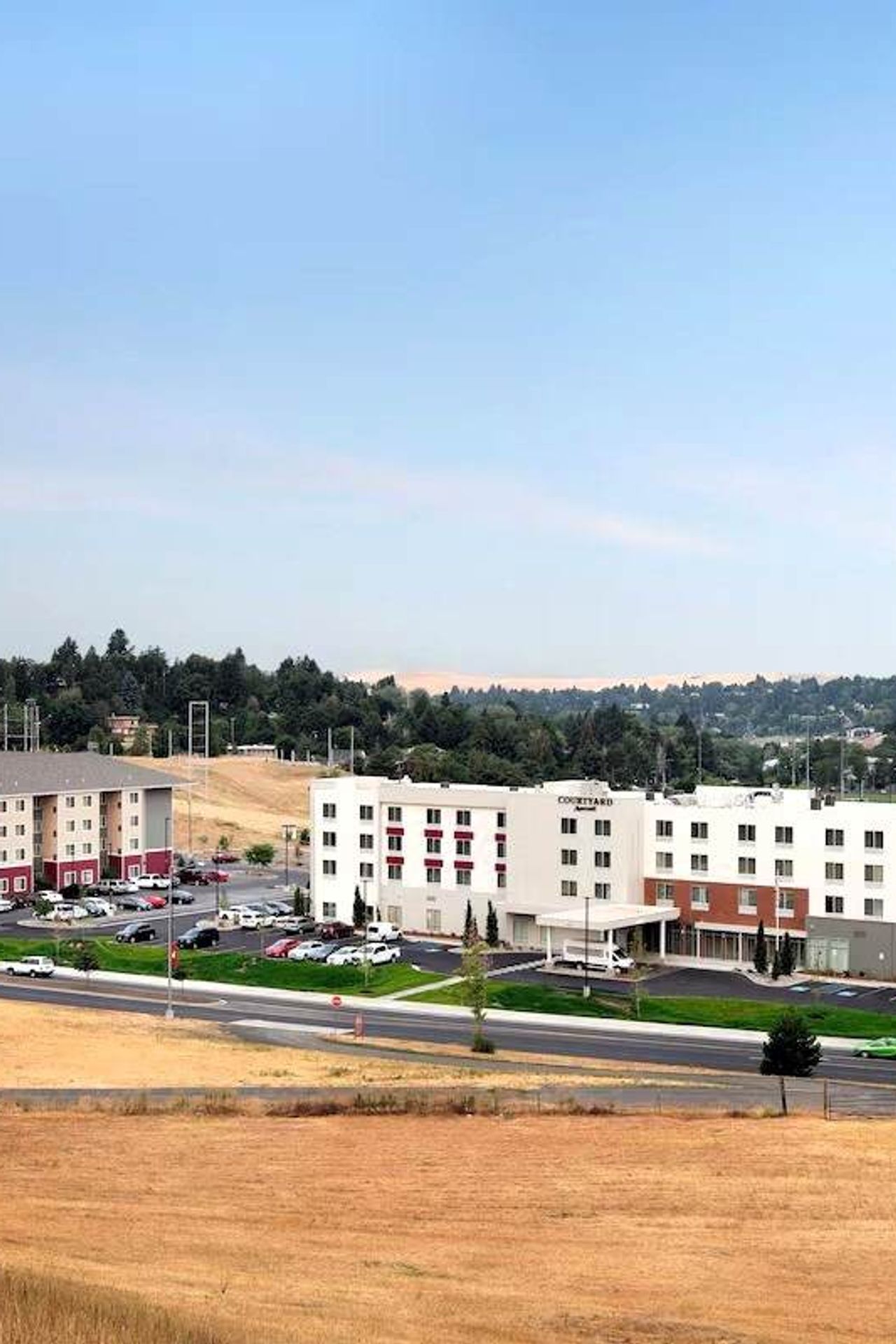 Courtyard Pullman