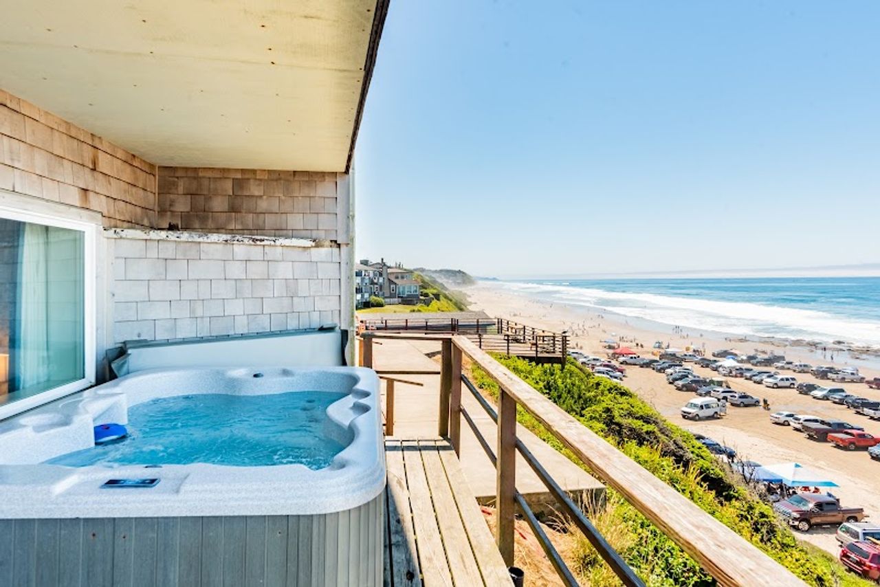 Photo of Seagull Beachfront Inn - Private Outdoor Hot Tub