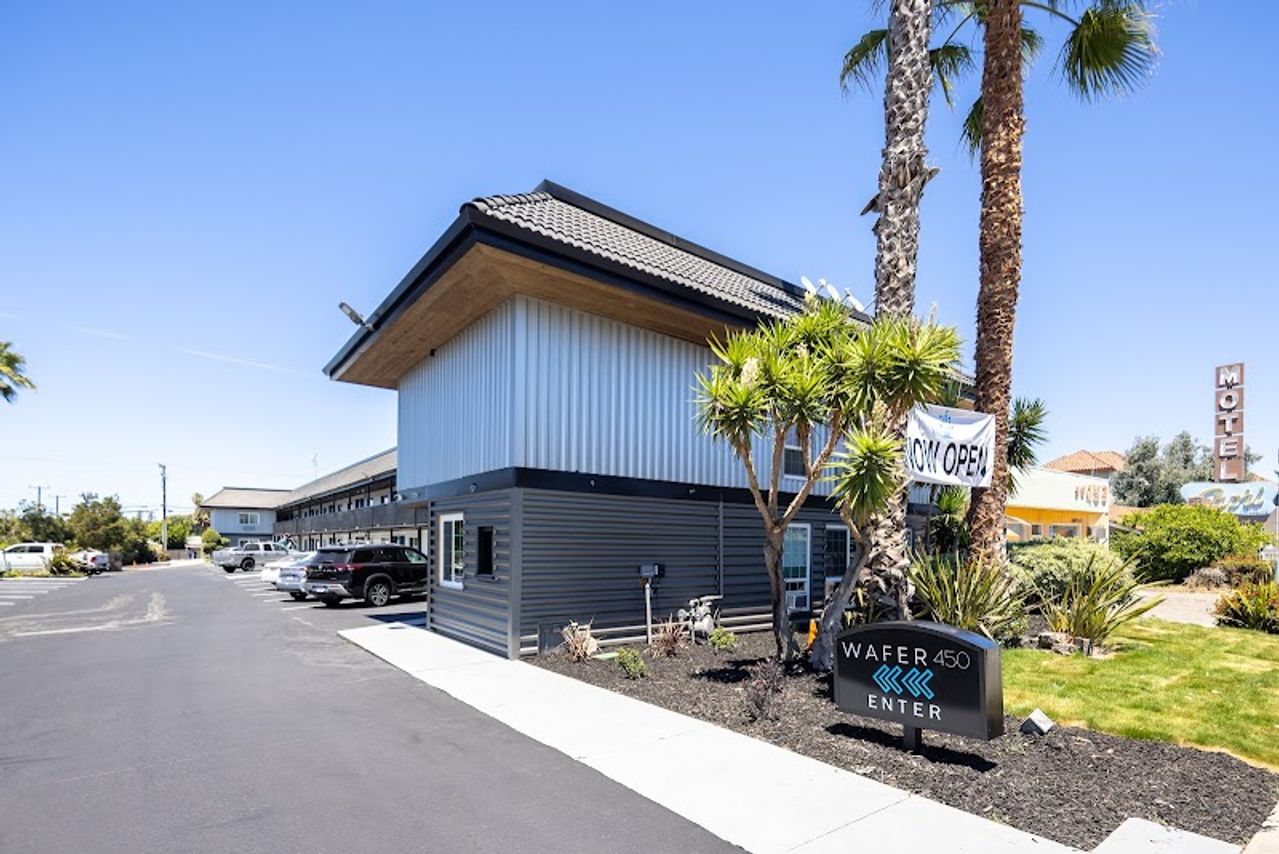 Photo of WAFER 450 Hotel