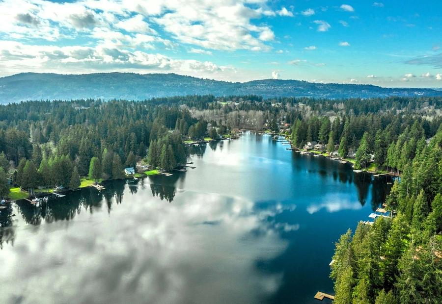 Aerial view of Lake Sammamish near Redmond, Washington, USA