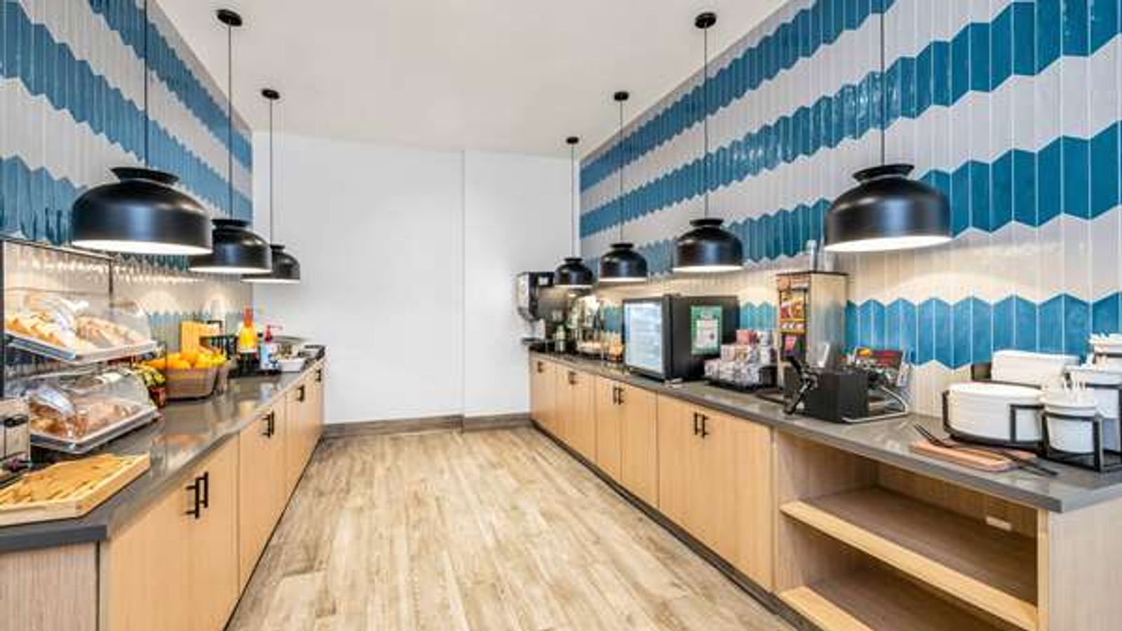 Photo of La Quinta Inn & Suites by Wyndham San Jose Airport-Downtown