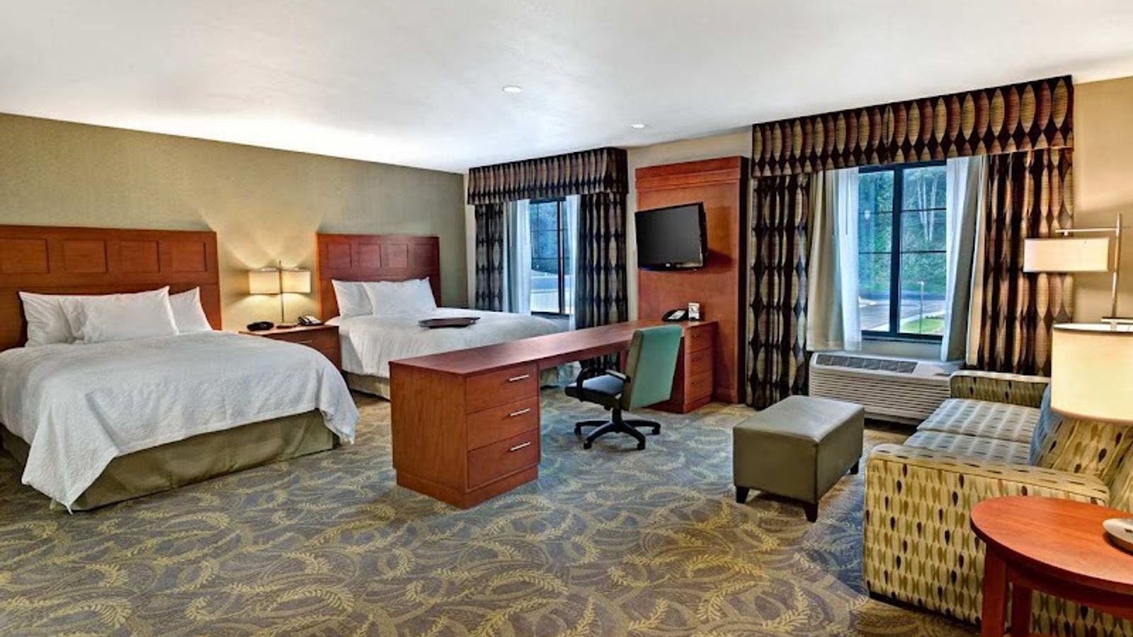 Photo of Hampton Inn & Suites Astoria