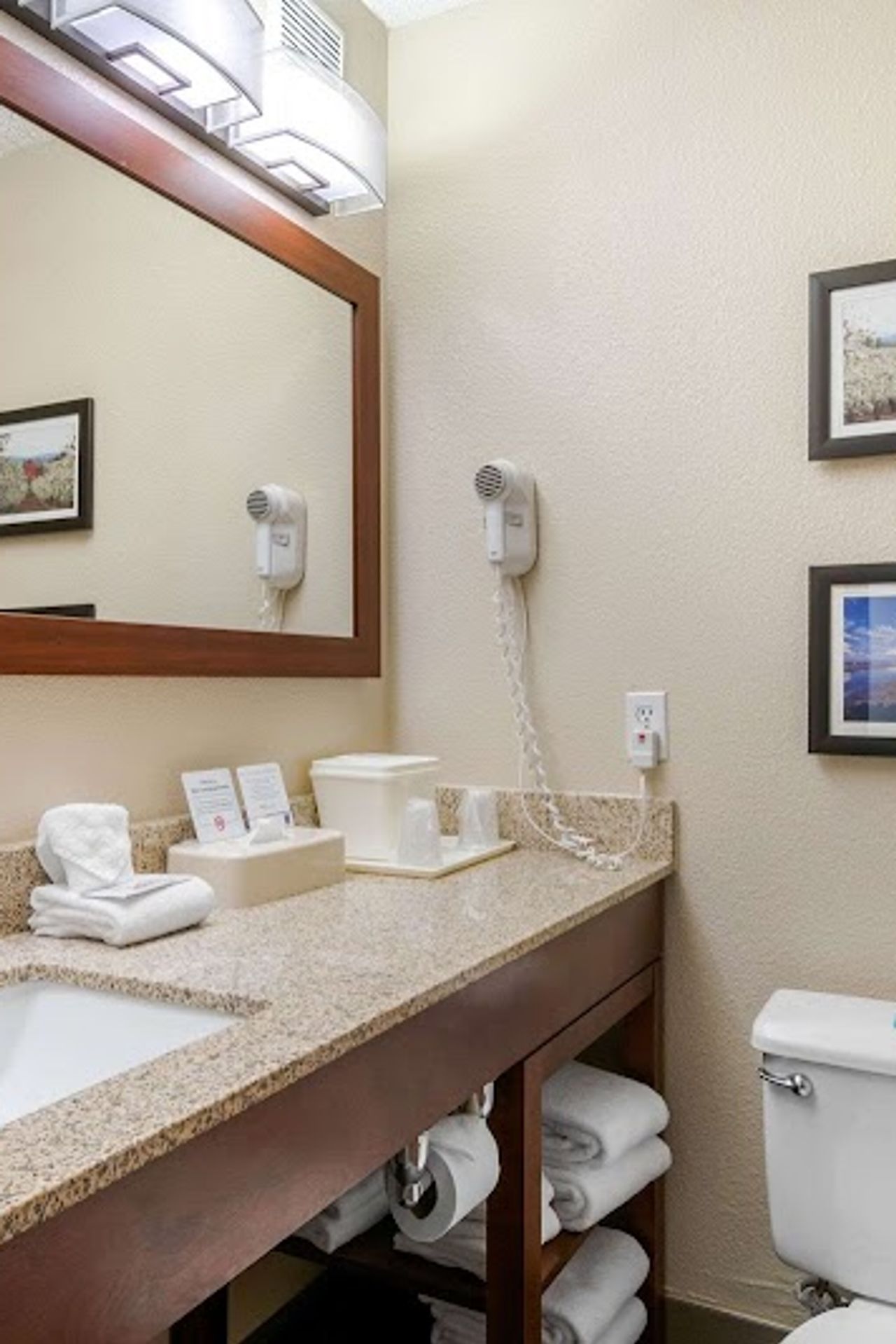 Photo of Comfort Inn Medford North
