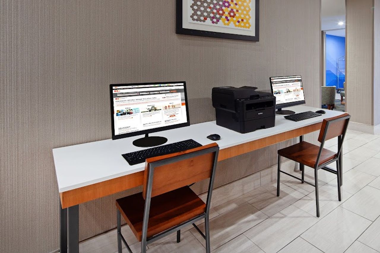 Photo of Holiday Inn Express & Suites Tulare by IHG