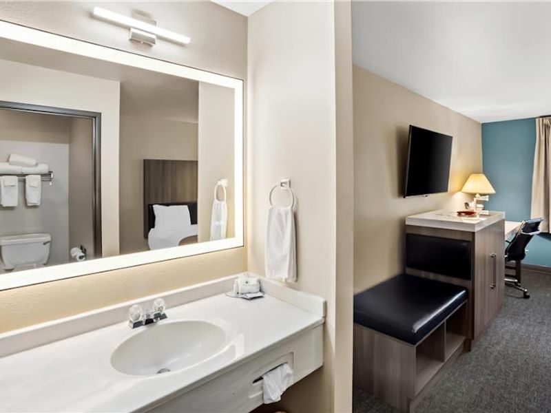 Photo of Quality Inn Port Orchard - Room