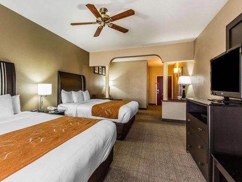 Photo of Comfort Suites Bakersfield