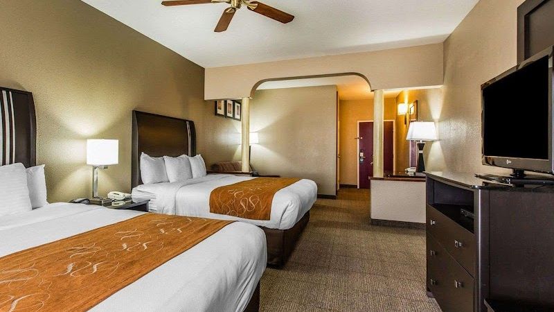 Photo of Comfort Suites Bakersfield