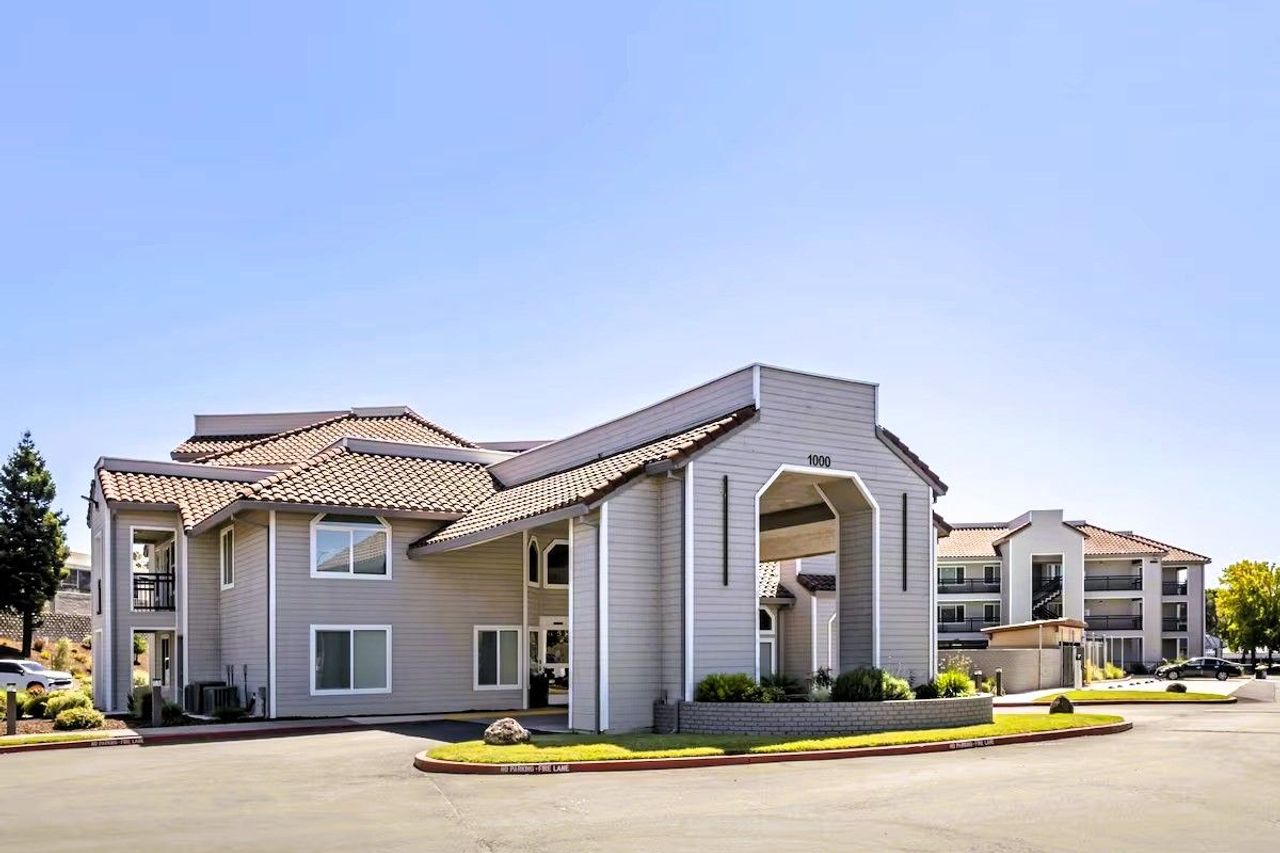 Country Inn & Suites by Radisson, Vallejo Napa Valley, CA