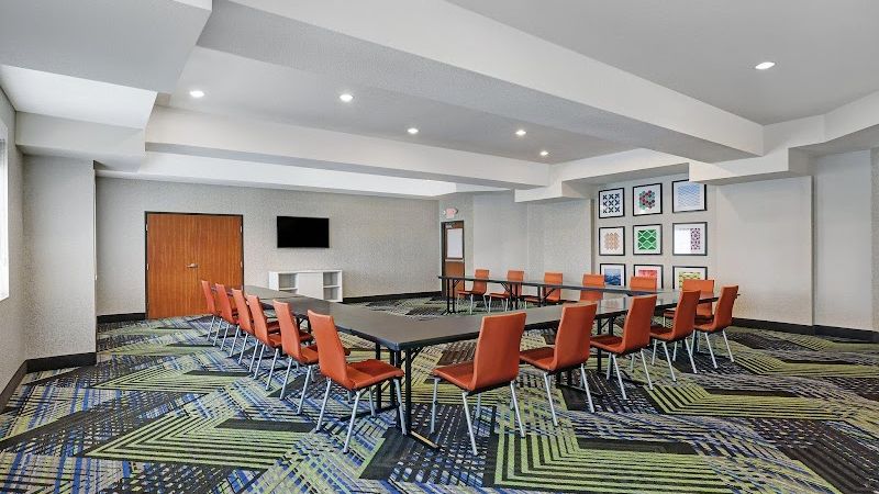 Photo of Holiday Inn Express & Suites Newport, an IHG Hotel - Meeting Facility