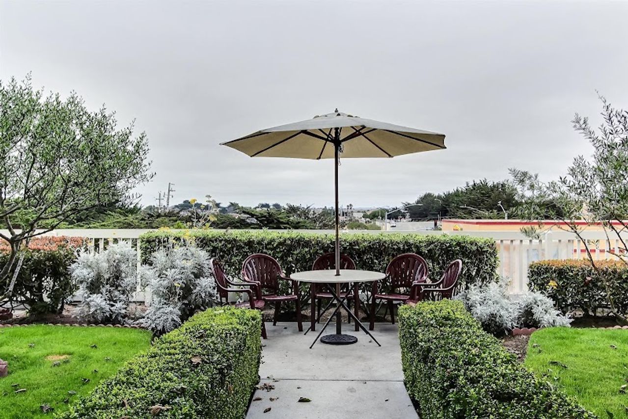 Photo of Motel 6 Marina, CA - Monterey - Outdoor Seating Area