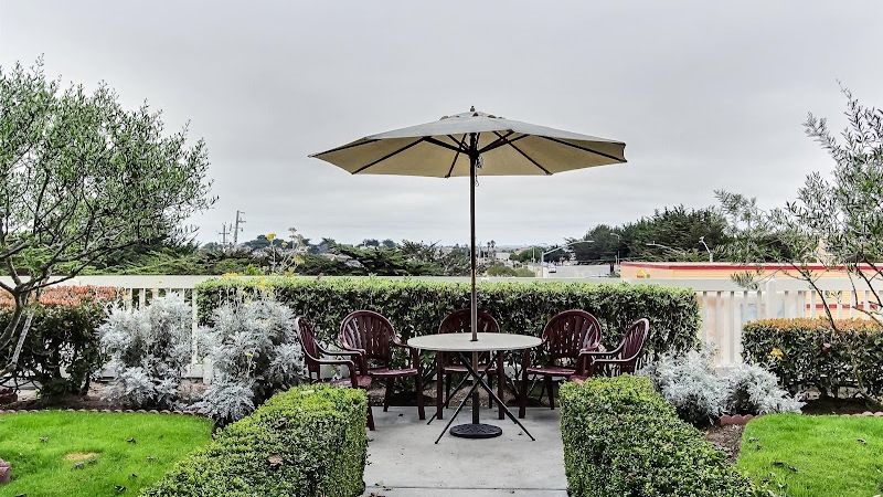 Photo of Motel 6 Marina, CA - Monterey - Outdoor Seating Area