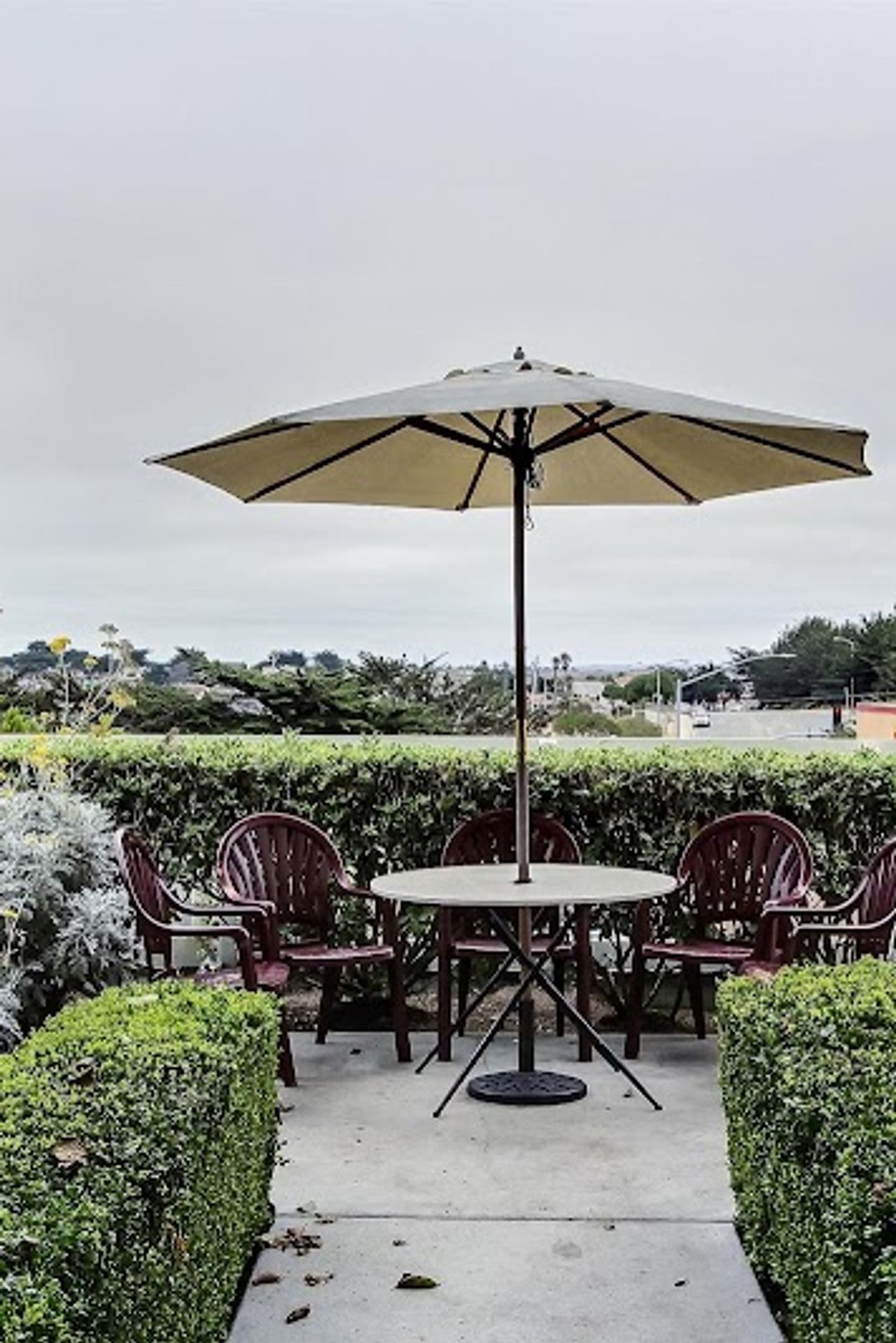 Photo of Motel 6 Marina, CA - Monterey - Outdoor Seating Area