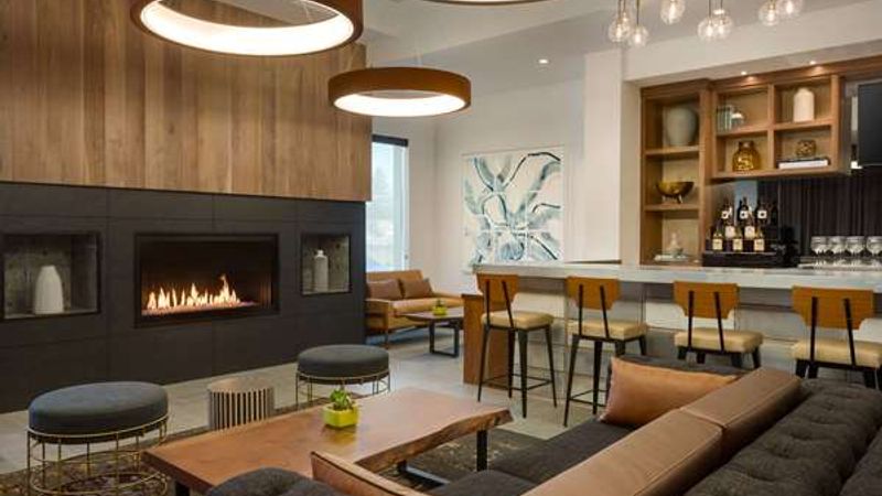 Photo of La Quinta Inn & Suites by Wyndham Santa Rosa Sonoma