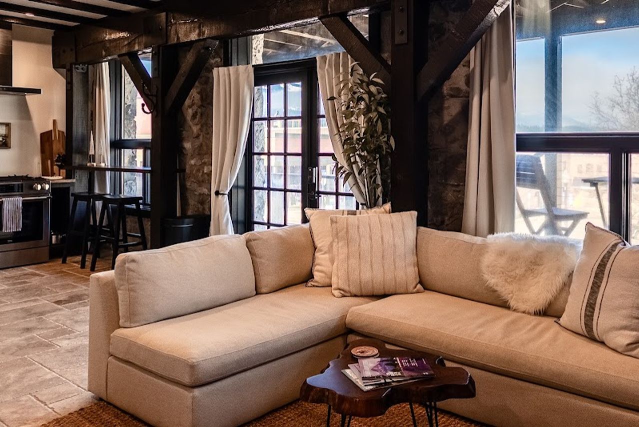 Photo of Horsefeathers Hotel