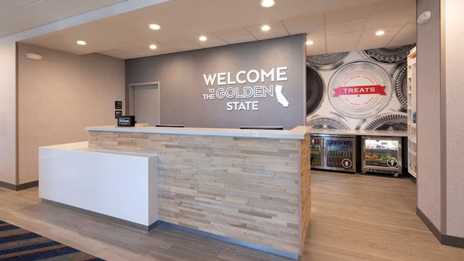 Photo of Hampton Inn Santa Cruz West