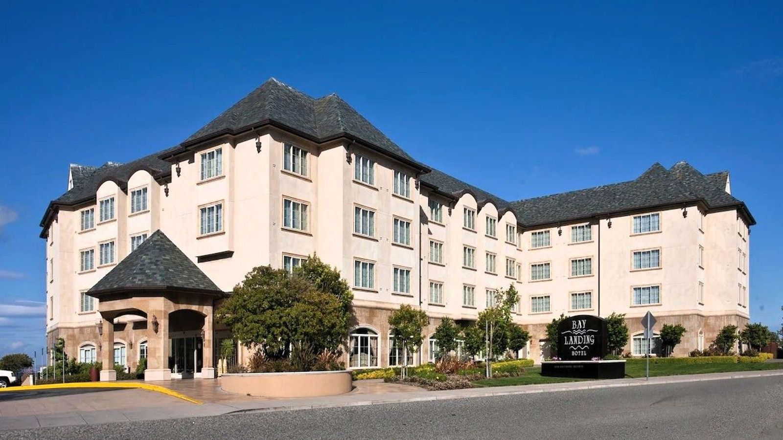 Bay Landing Hotel