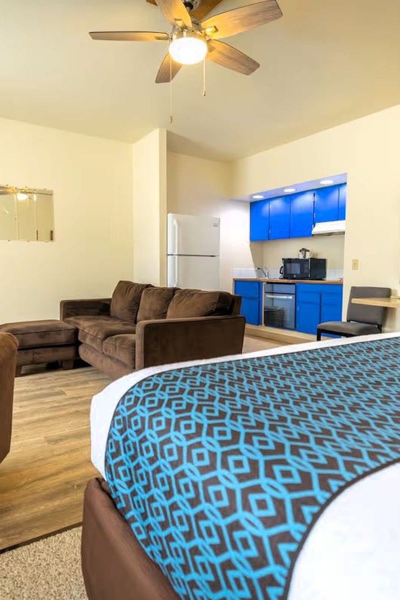 Helgeson Place Hotel Suites - Suite