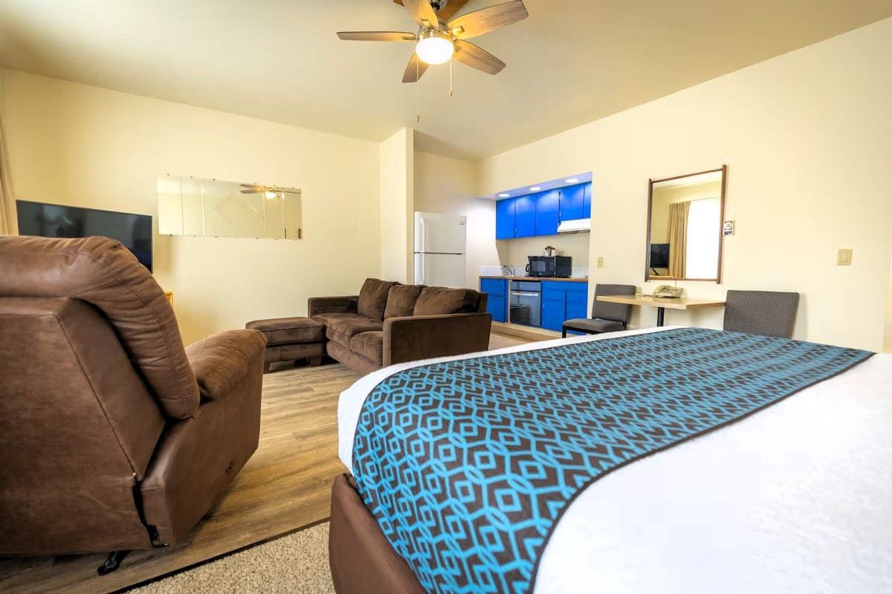 Helgeson Place Hotel Suites - Suite